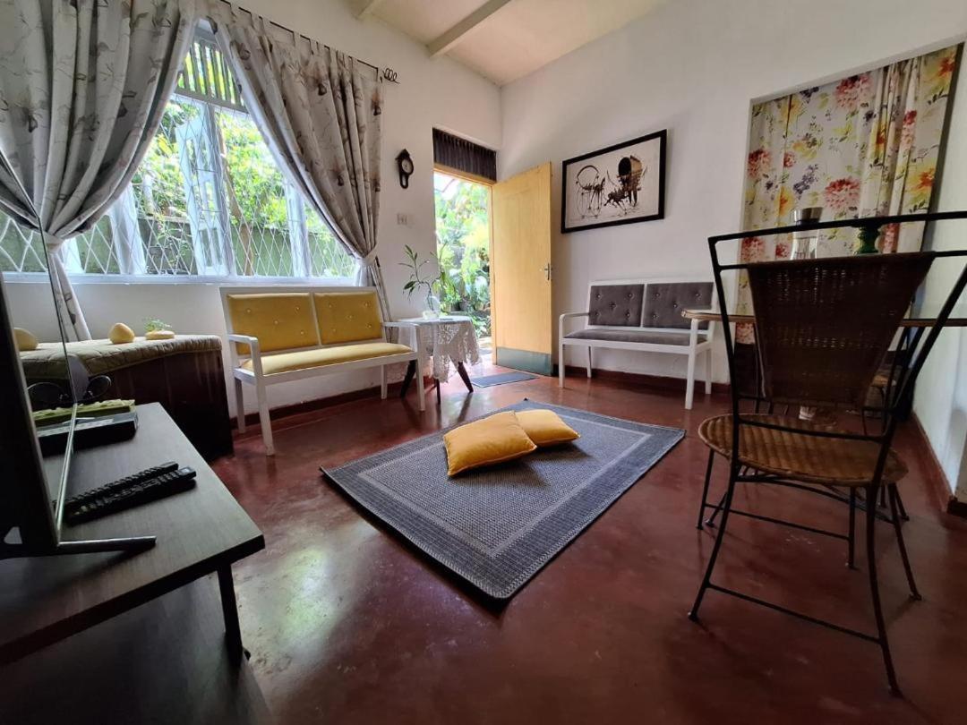 Idor Holidays Sri Jayewardenepura Kotte Exterior photo